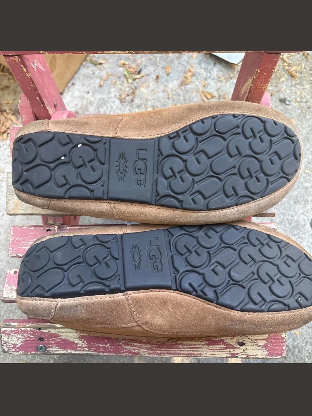 UGG SLIPPERS
